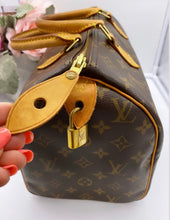 Load image into Gallery viewer, Louis Vuitton Monogram Speedy 30- Pre lovedđź’•