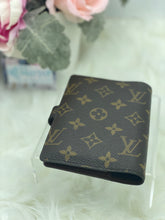 Load image into Gallery viewer, Louis Vuitton Monogram Small Partenaire Agenda Cover/ Passport Holder- Pre Loved💕