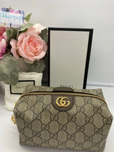 Load image into Gallery viewer, Gucci Ophidia GG Supreme Cosmetic Case- BRAND NEW!