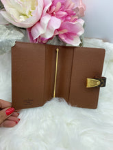 Load image into Gallery viewer, Louis Vuitton Monogram Small Partenaire Agenda Cover/ Passport Holder- Pre Loved💕