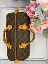 Load image into Gallery viewer, Louis Vuitton Monogram Speedy 30- Pre lovedđź’•