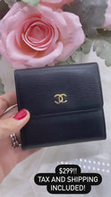 Load and play video in Gallery viewer, Chanel Vintage Compact Wallet- Pre Loved💕
