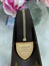 Load image into Gallery viewer, Louis Vuitton Toiletry Pouch 19- Full Set 2020-BRAND NEW!
