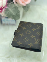 Load image into Gallery viewer, Louis Vuitton Monogram Small Partenaire Agenda Cover/ Passport Holder- Pre Loved💕
