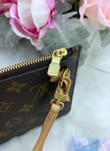 Load image into Gallery viewer, Louis Vuitton Monogram Neverfull GM Pouch-BRAND NEW!
