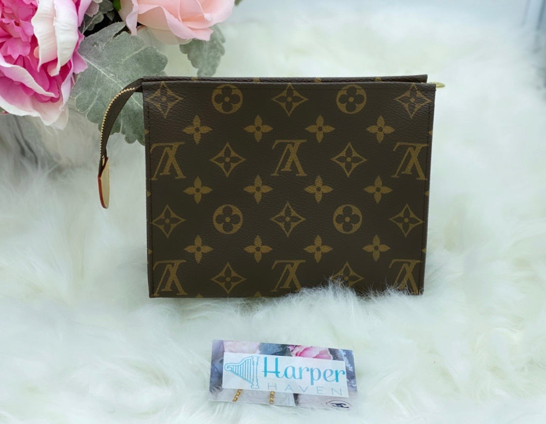 Louis Vuitton Monogram Canvas Toiletry Pouch 19 (SHF-17130) – LuxeDH