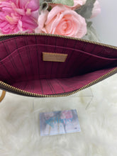 Load image into Gallery viewer, Louis Vuitton Monogram Neverfull GM Pouch w Fuchsia Interior- Pre Loved💕⠀
