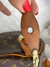 Load image into Gallery viewer, Louis Vuitton Monogram Speedy 25- Pre Loved💕

