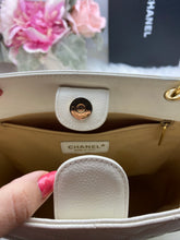 Load image into Gallery viewer, Chanel PST White Caviar Shopping Tote- Pre loved💕
