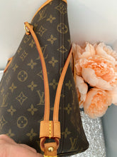 Load image into Gallery viewer, Louis Vuitton Monogram Neverfull MM- Pre Loved💕
