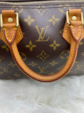 Load image into Gallery viewer, Louis Vuitton Monogram Speedy 25- Pre Loved💕
